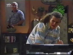 Lou Carpenter, Toadie Rebecchi in Neighbours Episode 3002