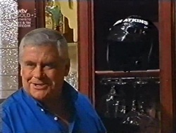 Lou Carpenter in Neighbours Episode 3009