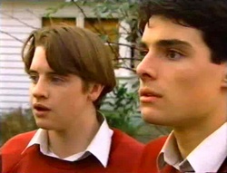 Tad Reeves, Paul McClain in Neighbours Episode 