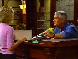 Tess Bell, Lou Carpenter in Neighbours Episode 