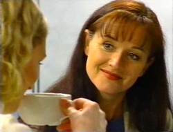 Tess Bell, Susan Kennedy in Neighbours Episode 