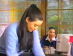 Geri Hallet, Libby Kennedy in Neighbours Episode 