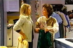 Steph Scully, Lyn Scully in Neighbours Episode 