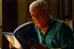 Lou Carpenter in Neighbours Episode 3741