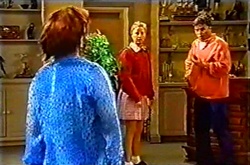 Lyn Scully, Felicity Scully, Joe Scully in Neighbours Episode 
