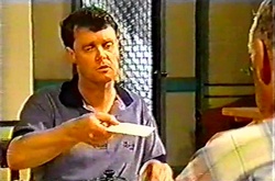 Lindsay Hall, Harold Bishop in Neighbours Episode 