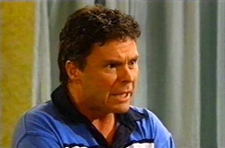 Joe Scully in Neighbours Episode 