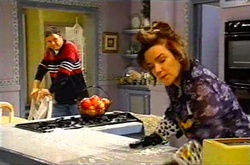 Joe Scully, Lyn Scully in Neighbours Episode 