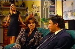 Felicity Scully, Lyn Scully, Joe Scully in Neighbours Episode 3745