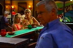 Dee Bliss, Tess Bell, Lou Carpenter in Neighbours Episode 3746