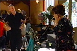 Gino Esposito, Lyn Scully in Neighbours Episode 