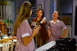 Felicity Scully, Lyn Scully, Michelle Scully in Neighbours Episode 3748
