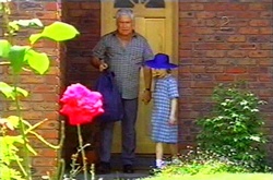 Lou Carpenter, Louise Carpenter (Lolly) in Neighbours Episode 