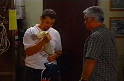 Toadie Rebecchi, Lou Carpenter in Neighbours Episode 3750