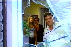 Felicity Scully, Lyn Scully, Joe Scully in Neighbours Episode 