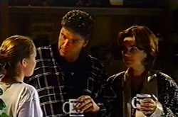 Michelle Scully, Joe Scully, Lyn Scully in Neighbours Episode 