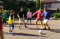 Steph Scully, Aleks Rama, Leo Hancock, Larry Woodhouse (Woody), Lyn Scully, Joe Scully, Evan Hancock in Neighbours Episode 