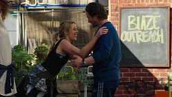 Simone Bader, Brad Willis in Neighbours Episode 
