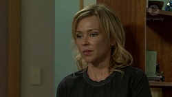 Steph Scully in Neighbours Episode 