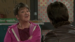 Maxine Cowper, Brad Willis in Neighbours Episode 7504