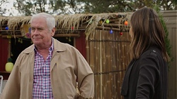 Lou Carpenter, Paige Novak in Neighbours Episode 