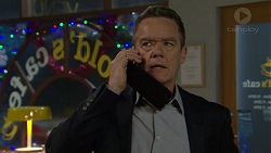 Paul Robinson in Neighbours Episode 