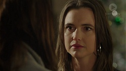 Elly Conway, Amy Williams in Neighbours Episode 