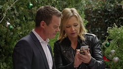 Paul Robinson, Steph Scully in Neighbours Episode 