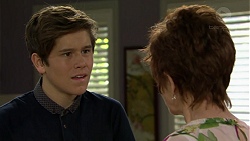 Angus Beaumont-Hannay, Susan Kennedy in Neighbours Episode 7508