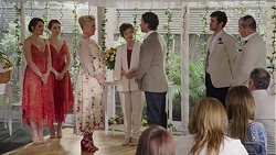 Paige Smith, Piper Willis, Lauren Turner, Susan Kennedy, Brad Willis, Ned Willis, Toadie Rebecchi, Karl Kennedy, Sonya Rebecchi, Terese Willis in Neighbours Episode 7509