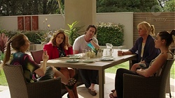 Piper Willis, Terese Willis, Brad Willis, Lauren Turner, Paige Smith in Neighbours Episode 7518