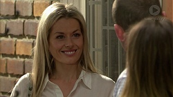 Andrea Somers (posing as Dee), Toadie Rebecchi, Sonya Rebecchi in Neighbours Episode 7521