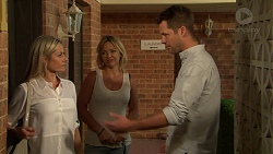 Andrea Somers (posing as Dee), Steph Scully, Mark Brennan in Neighbours Episode 7527
