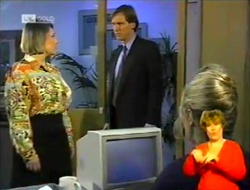 Shannen Emerson, Jeffrey Hockney, Annalise Hartman in Neighbours Episode 