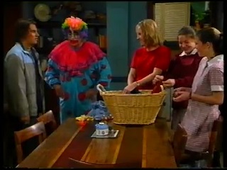 Joel Samuels, Philip Martin, Ruth Wilkinson, Hannah Martin, Anne Wilkinson in Neighbours Episode 3142