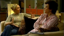 Janelle Timmins, Lyn Scully in Neighbours Episode 