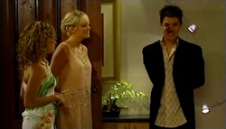 Serena Bishop, Sky Bishop, Stingray Timmins in Neighbours Episode 