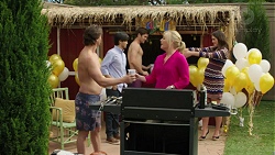 Brad Willis, David Tanaka, Ned Willis, Lauren Turner, Paige Novak in Neighbours Episode 