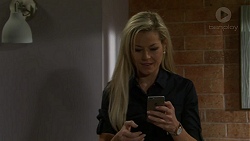 Andrea Somers (posing as Dee) in Neighbours Episode 7536