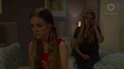 Willow Somers (posing as Willow Bliss), Andrea Somers (posing as Dee) in Neighbours Episode 7541