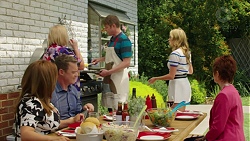 Terese Willis, Paul Robinson, Sheila Canning, Gary Canning, Xanthe Canning, Susan Kennedy in Neighbours Episode 7543