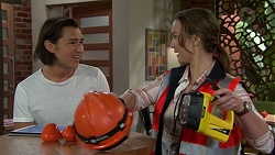 Leo Tanaka, Amy Williams in Neighbours Episode 7544