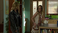 Steph Scully, Sonya Rebecchi in Neighbours Episode 7547