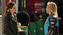 Victoria Lamb, Steph Scully in Neighbours Episode 