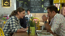 Amy Williams, Aaron Brennan in Neighbours Episode 