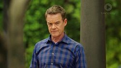 Paul Robinson in Neighbours Episode 