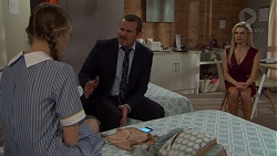 Willow Somers (posing as Willow Bliss), Toadie Rebecchi, Andrea Somers in Neighbours Episode 