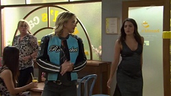 Lauren Turner, Steph Scully, Paige Novak in Neighbours Episode 