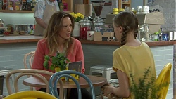 Sonya Rebecchi, Willow Somers (posing as Willow Bliss) in Neighbours Episode 
