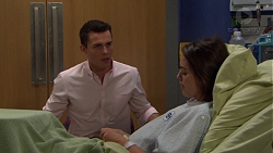 Jack Callahan, Paige Novak in Neighbours Episode 